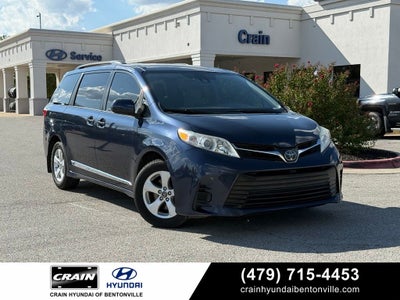 2018 Toyota Sienna LE