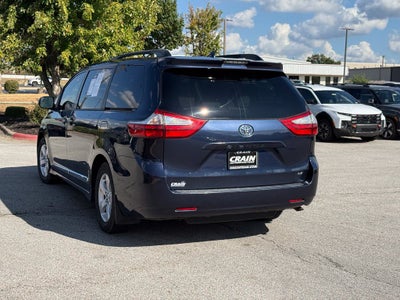 2018 Toyota Sienna LE 8 Passenger - CLEAN CARFAX