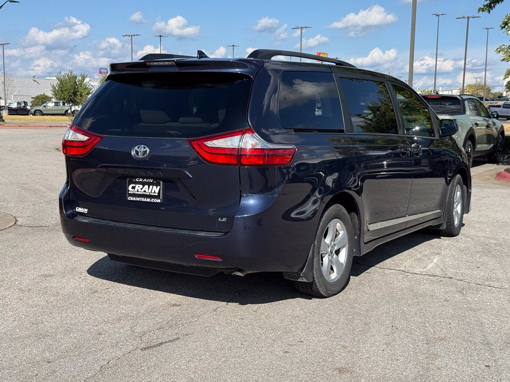 2018 Toyota Sienna LE 8 Passenger - CLEAN CARFAX