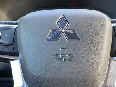 2022 Mitsubishi Outlander SE LOW MILES