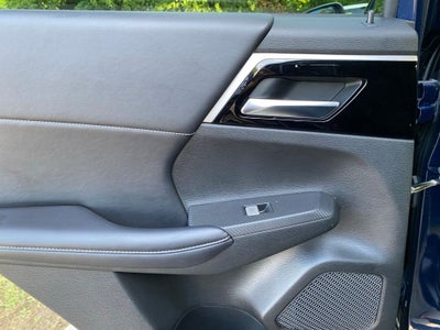 2022 Mitsubishi Outlander SE LOW MILES