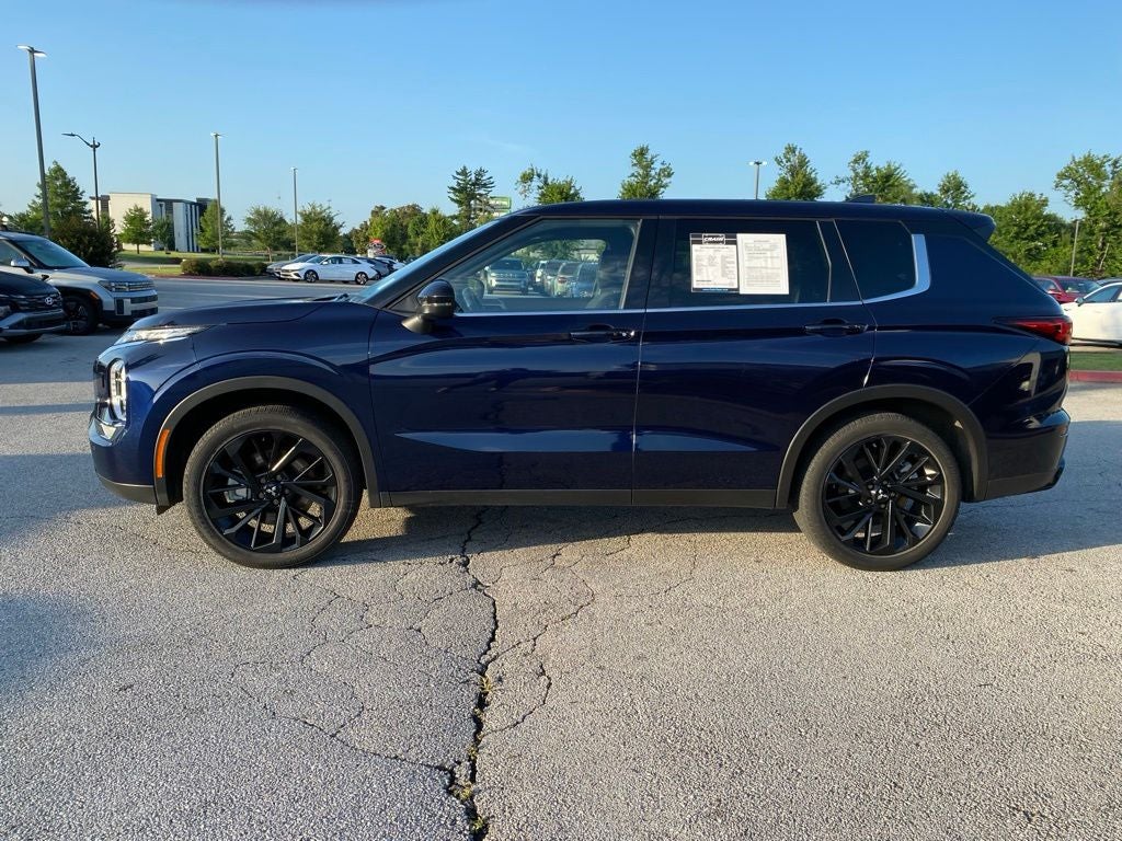 2022 Mitsubishi Outlander SE