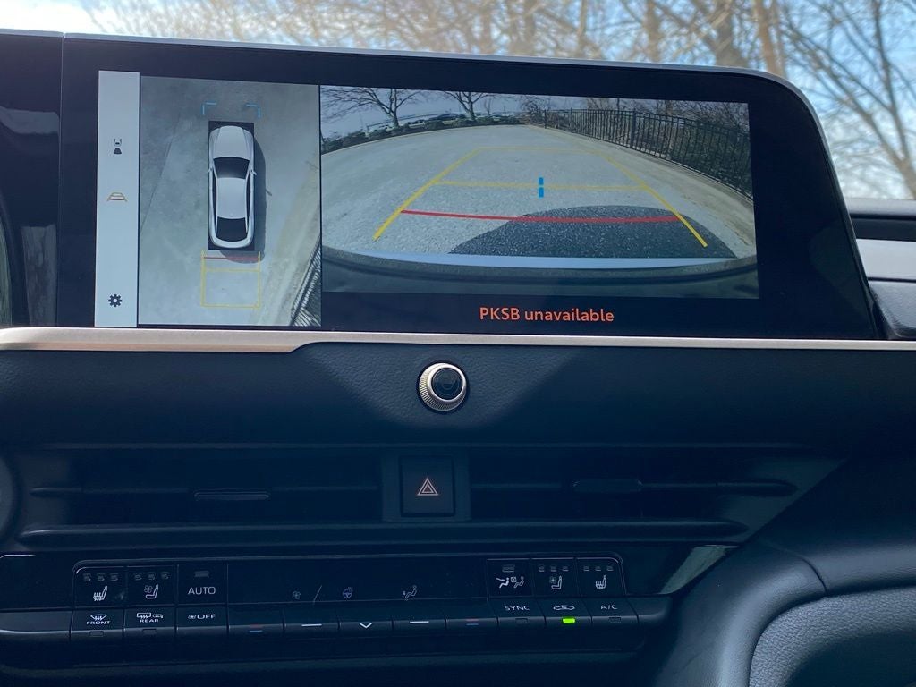 2025 Toyota Crown Platinum