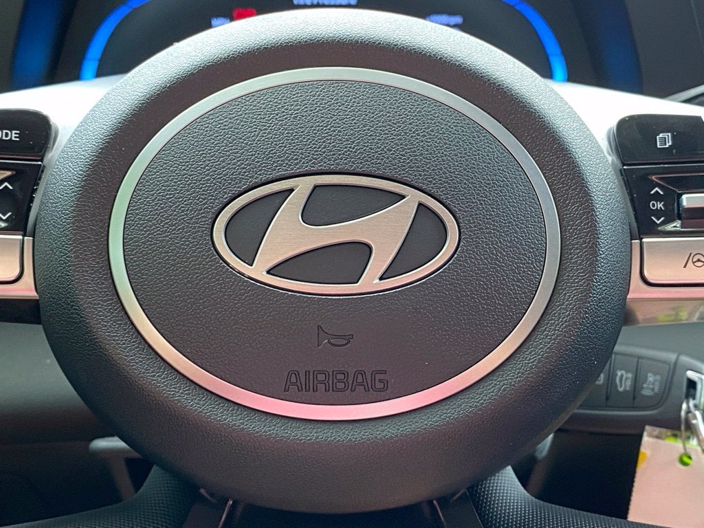 2025 Hyundai Elantra SE - CLEAN CARFAX / ONE OWNER