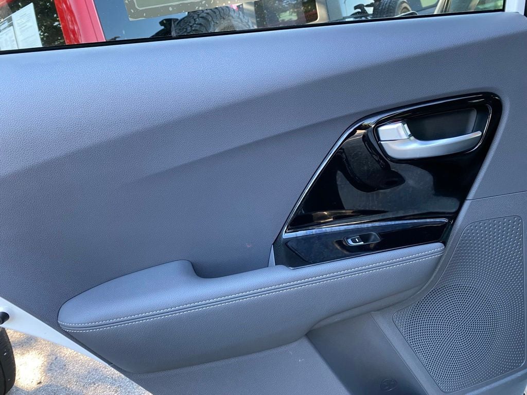 2022 Kia Niro LXS
