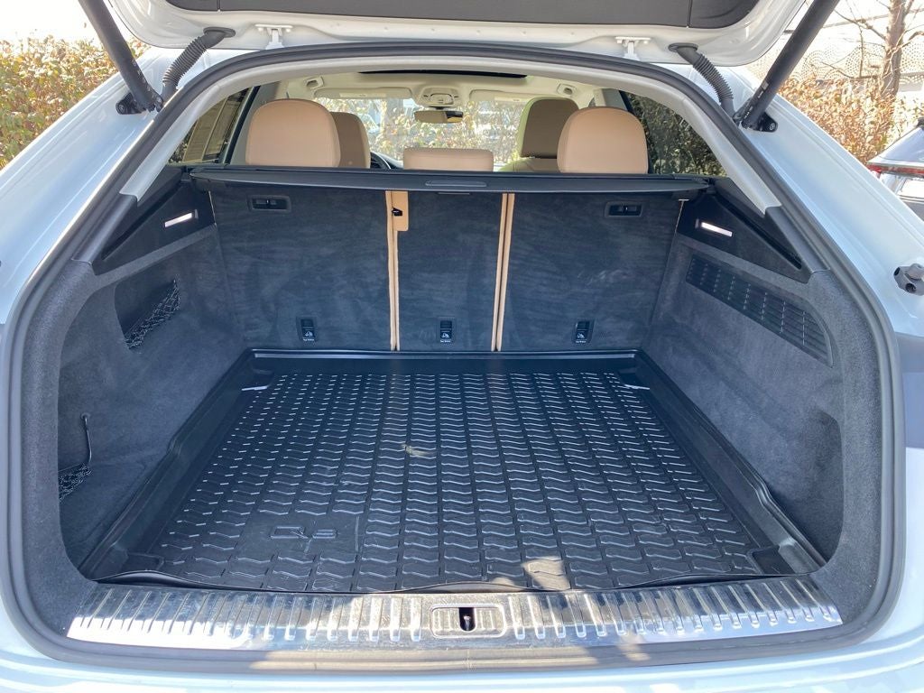 2022 Audi Q8 55 Premium Plus quattro