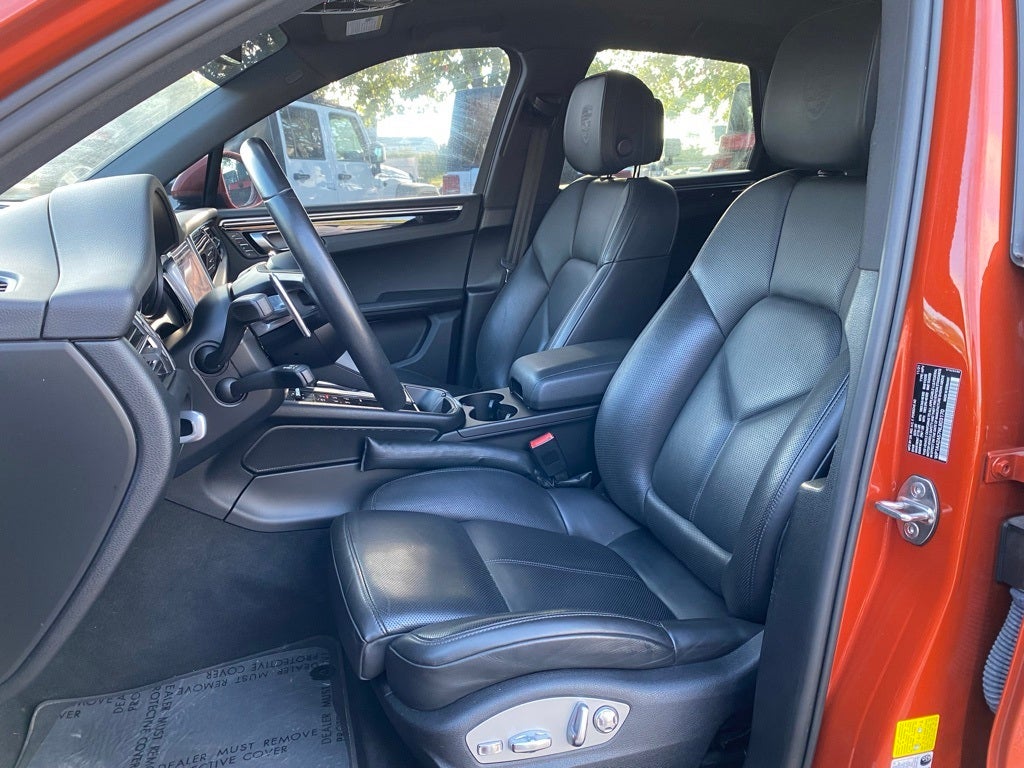 2022 Porsche Macan Base AWD / PANO ROOF / CLEAN CARFAX