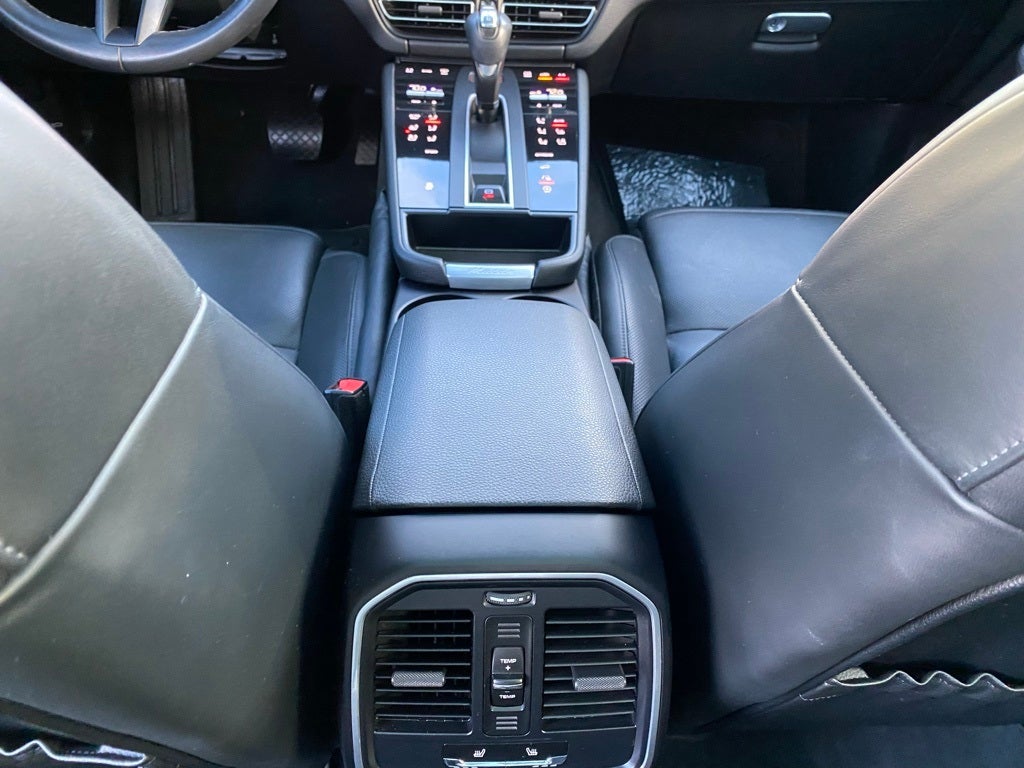 2022 Porsche Macan Base AWD / PANO ROOF / CLEAN CARFAX