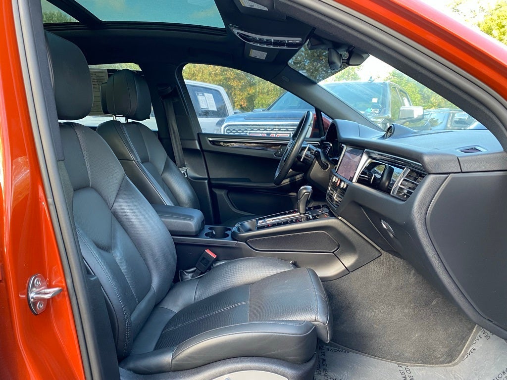 2022 Porsche Macan Base AWD / PANO ROOF / CLEAN CARFAX