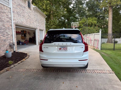 2022 Volvo XC90 T6 Momentum - AWD / PANORAMIC SUNROOF / ONE OWNER