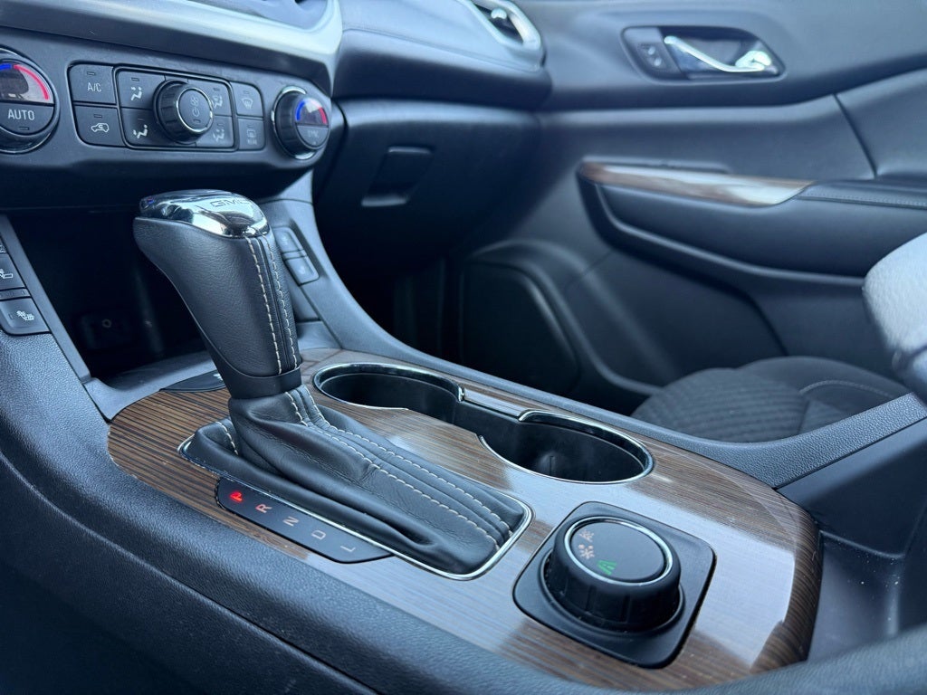 2017 GMC Acadia SLE-2