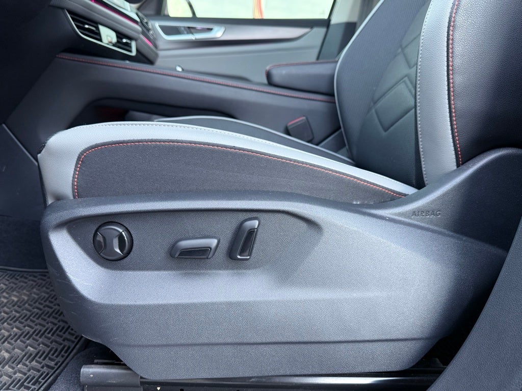 2024 Volkswagen Atlas 2.0T Peak Edition SE w/Technology lifted, wheels, tires