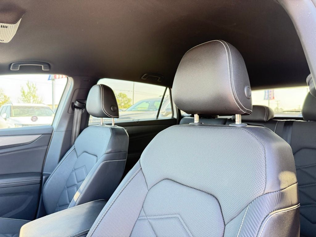 2025 Volkswagen Atlas Cross Sport 2.0T SE w/Technology