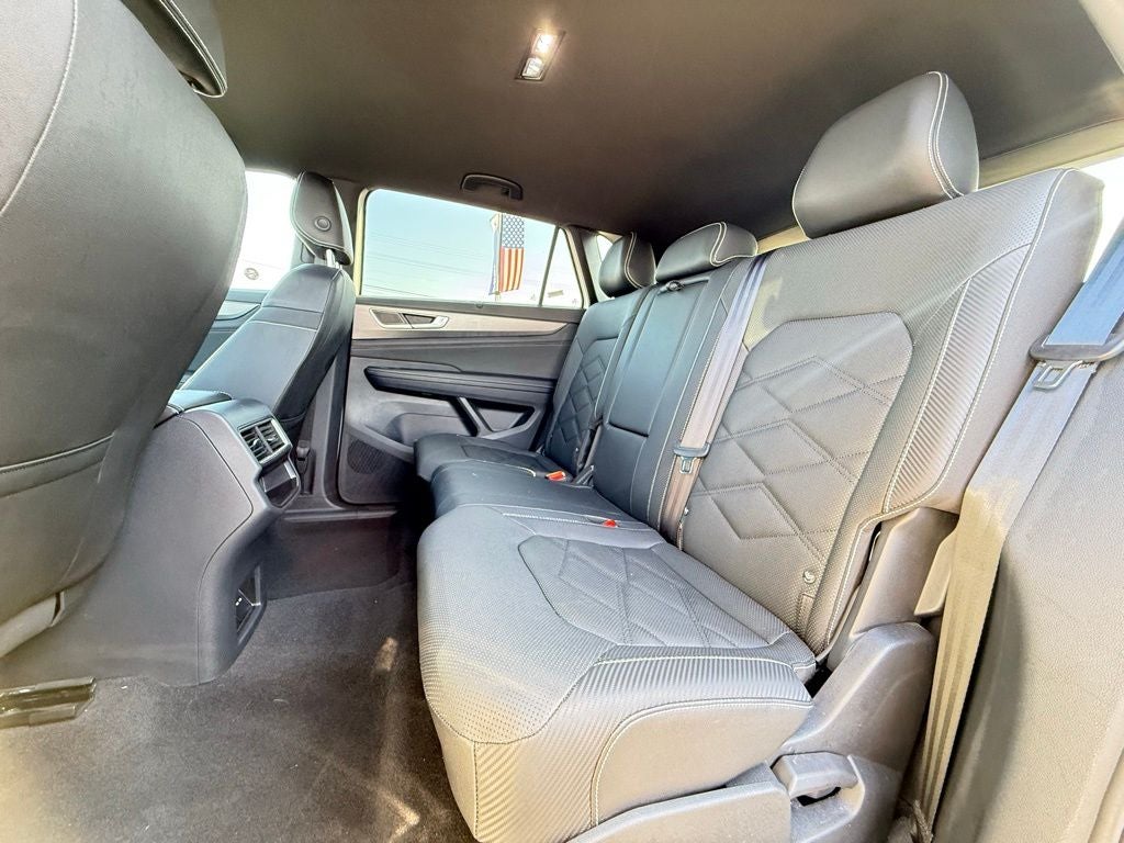 2025 Volkswagen Atlas Cross Sport 2.0T SE w/Technology