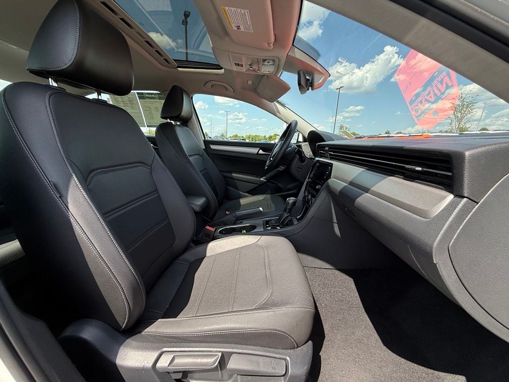 2022 Volkswagen Passat 2.0T SE