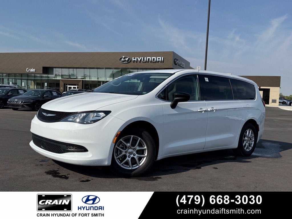 2024 Chrysler Voyager