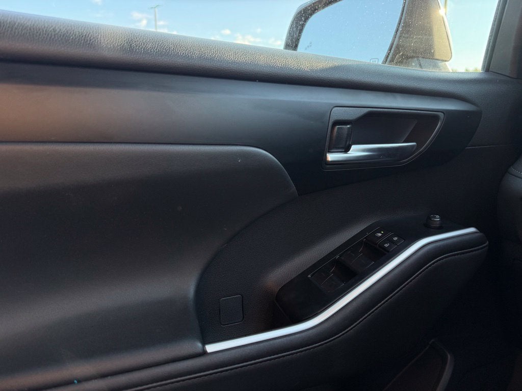 2025 Toyota Highlander XLE