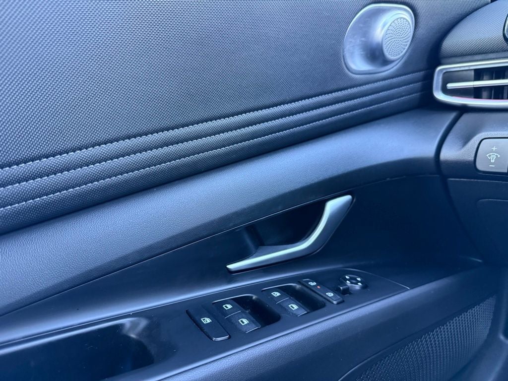 2024 Hyundai Elantra SEL 1 OWNER CLEAN CAR FAX