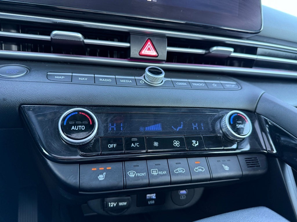 2024 Hyundai Elantra SEL 1 OWNER CLEAN CAR FAX