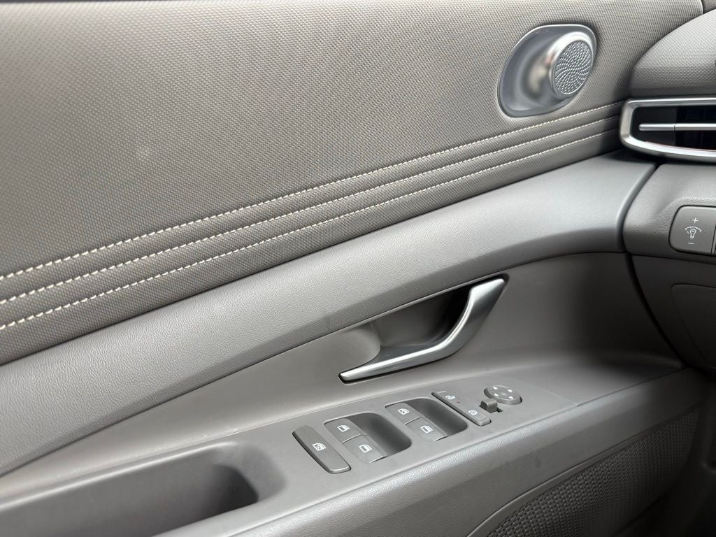 2024 Hyundai Elantra SEL convenience pack