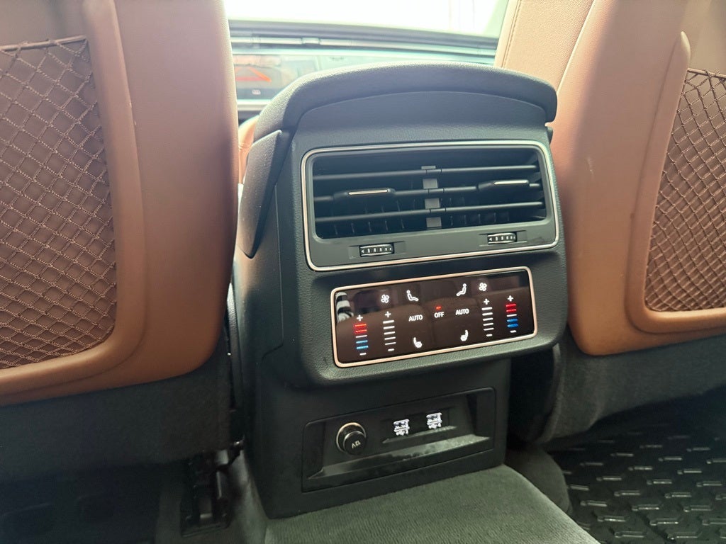 2020 Audi Q8 55 Premium Plus quattro