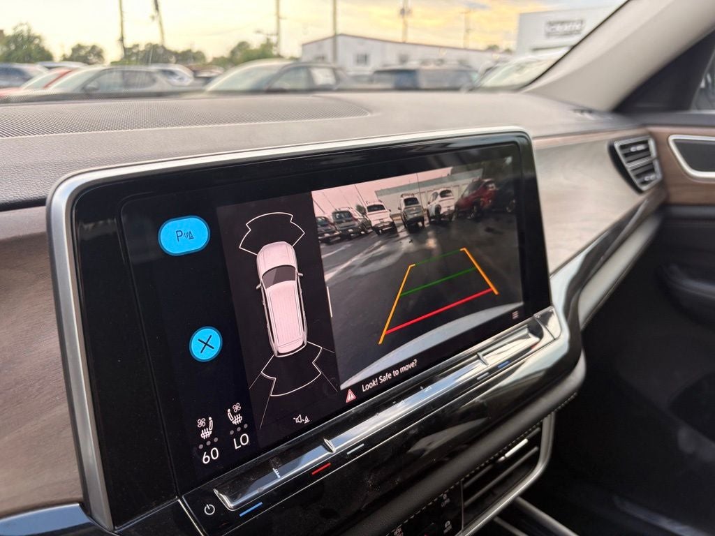 2025 Volkswagen Atlas 2.0T SE w/Technology
