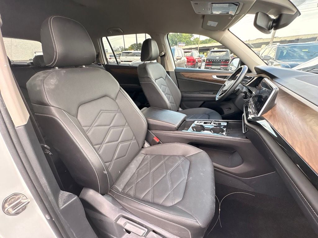 2025 Volkswagen Atlas 2.0T SE w/Technology