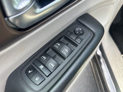 2022 Chrysler Voyager LX 1-Owner / Power Liftgate / Apple CarPlay/Android A