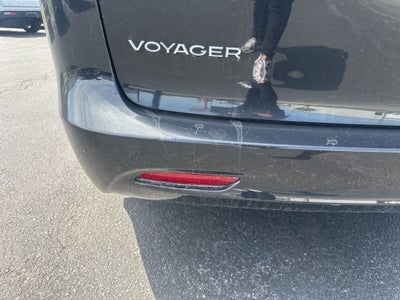 2022 Chrysler Voyager LX 1-Owner / Power Liftgate / Apple CarPlay/Android A