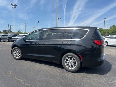 2022 Chrysler Voyager LX 1-Owner / Power Liftgate / Apple CarPlay/Android A