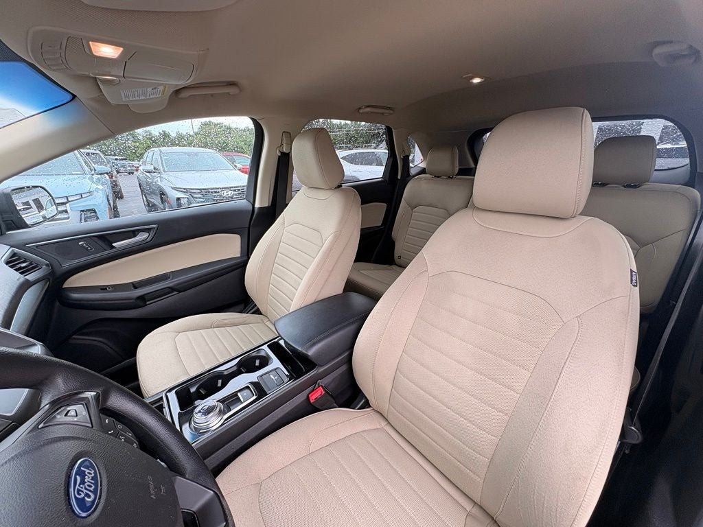 2020 Ford Edge SE