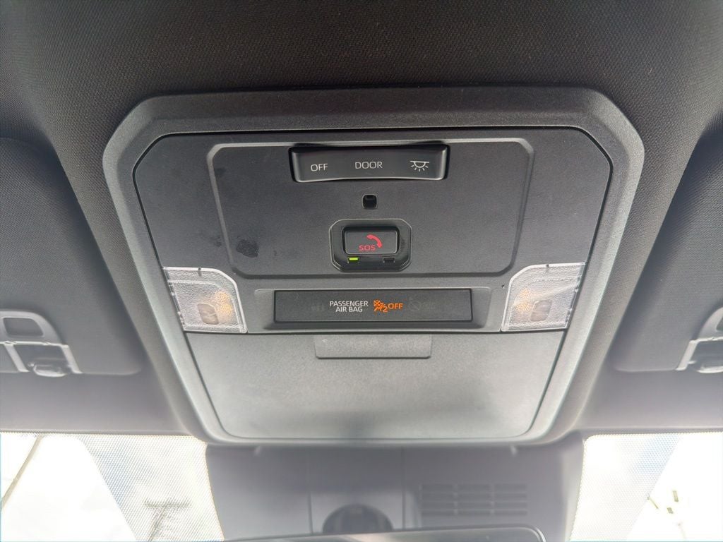 2024 Toyota Tacoma SR5 1-Owner / Clean Carfax / Apple CarPlay/Android Aut