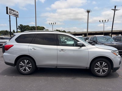 2019 Nissan Pathfinder SL FRESH TRADE | AS-IS