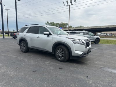 2025 Nissan Pathfinder SV