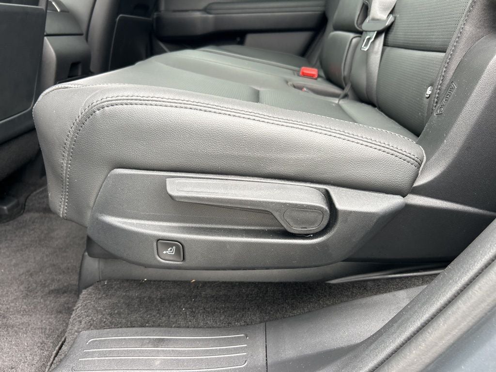 2025 Hyundai Santa Fe Limited LOW MILES / CLEAN CARFAX / SUNROOF / NAVIGATION