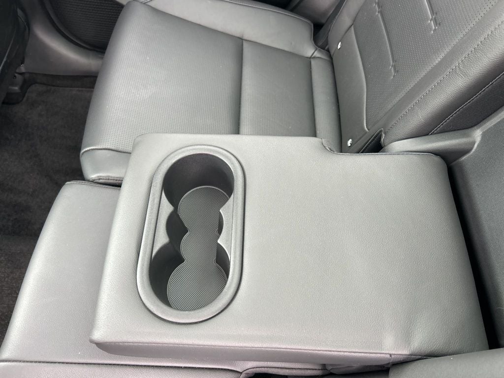 2025 Hyundai Santa Fe Limited LOW MILES / CLEAN CARFAX / SUNROOF / NAVIGATION