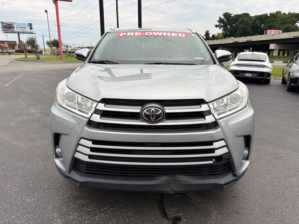 2017 Toyota Highlander XLE Navigation / Clean Carfax / Power Moonroof / 3rd R