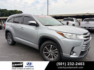 2017 Toyota Highlander XLE Navigation / Clean Carfax / Power Moonroof / 3rd R