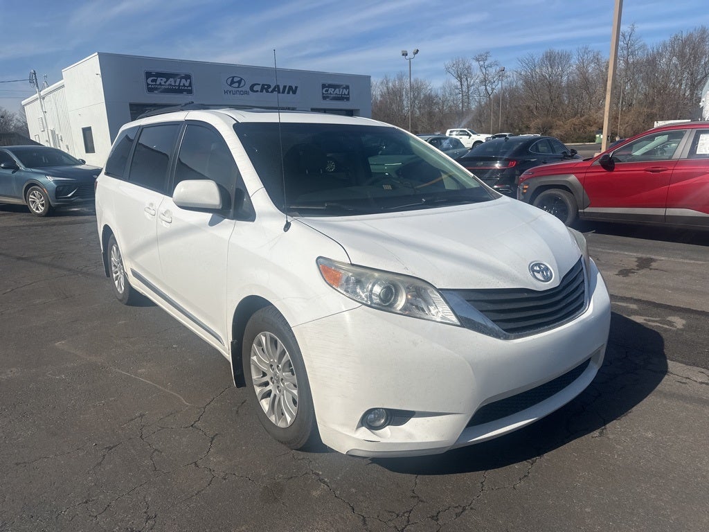 2012 Toyota Sienna Base 7 Passenger