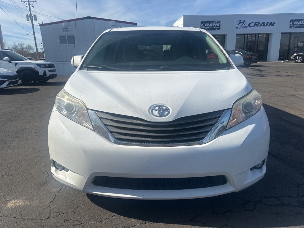 2012 Toyota Sienna Base 7 Passenger