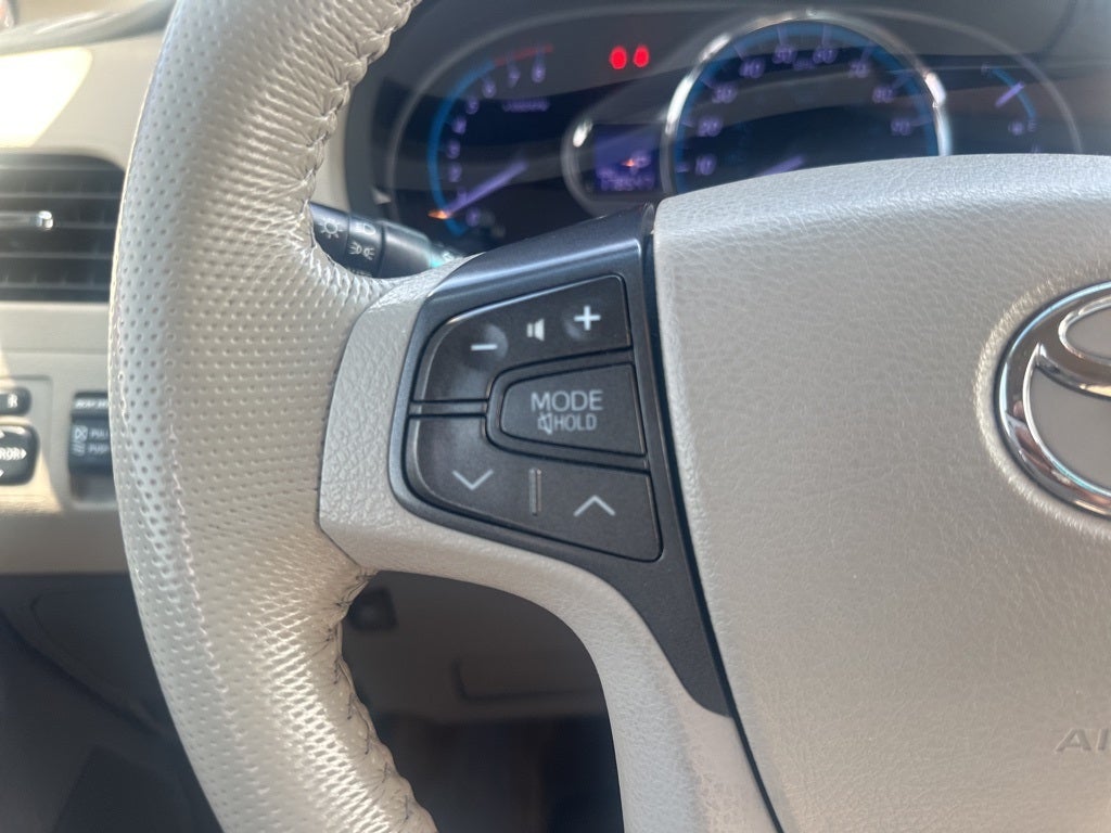 2012 Toyota Sienna Base 7 Passenger