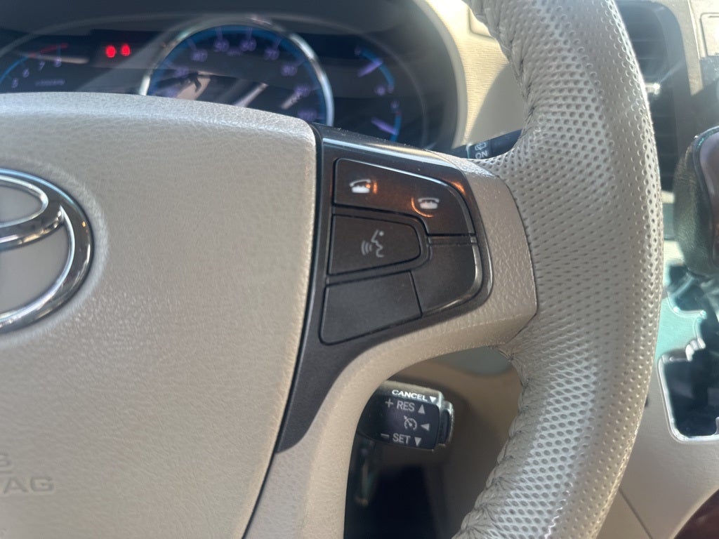 2012 Toyota Sienna Base 7 Passenger