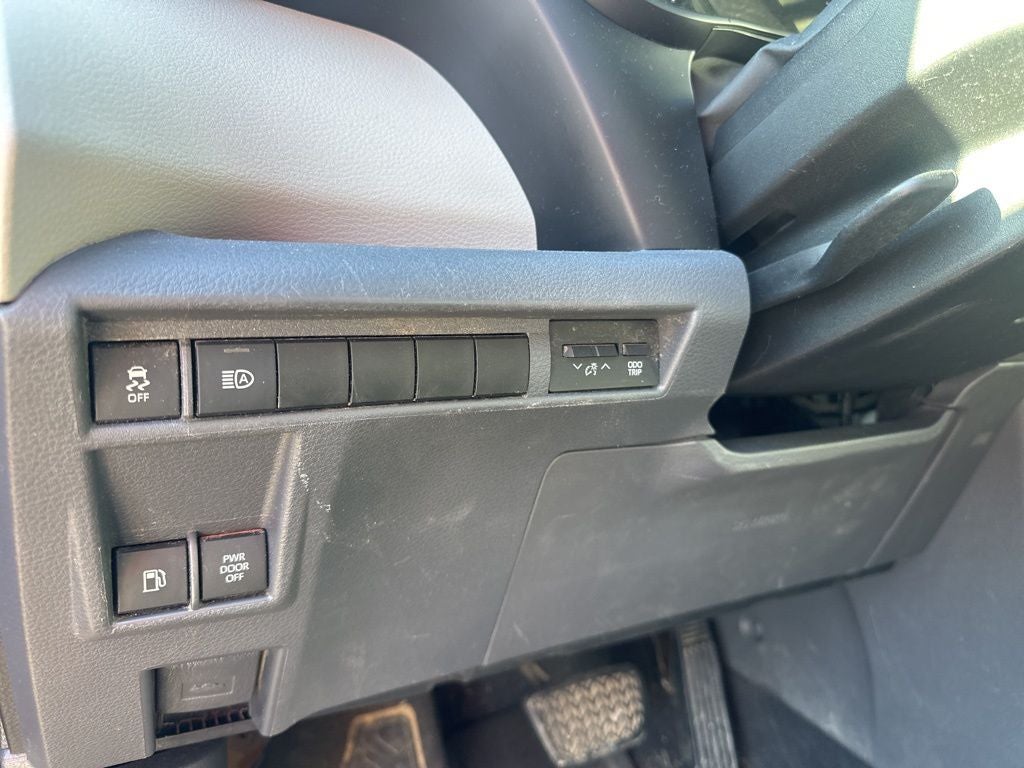 2021 Toyota Sienna XLE 8 Passenger