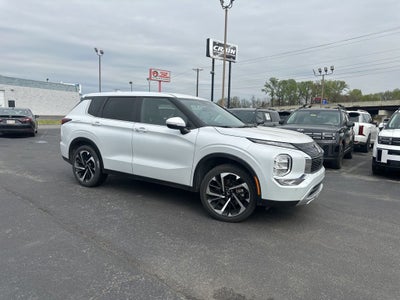 2024 Mitsubishi Outlander SE
