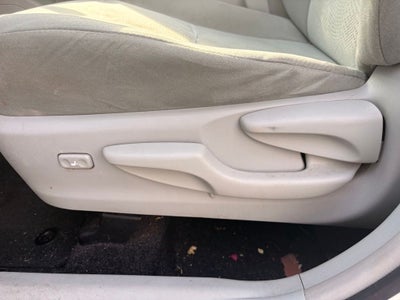 2013 Toyota Prius v Two