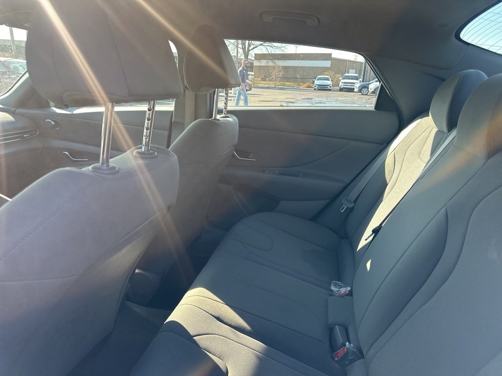 2024 Hyundai Elantra SE