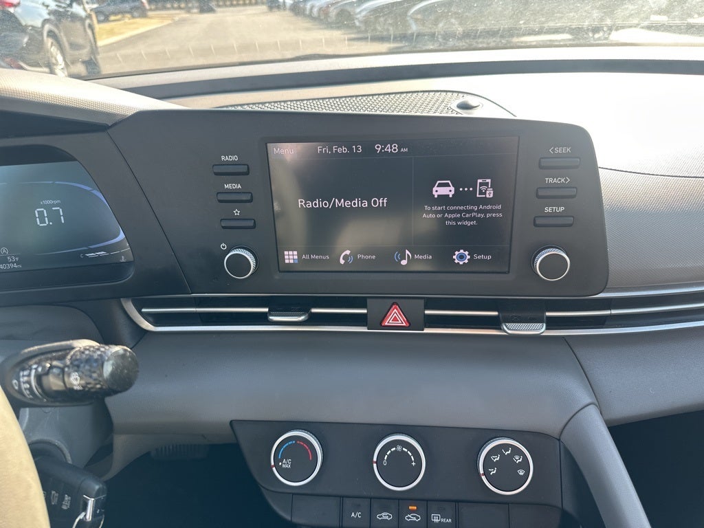 2024 Hyundai Elantra SE