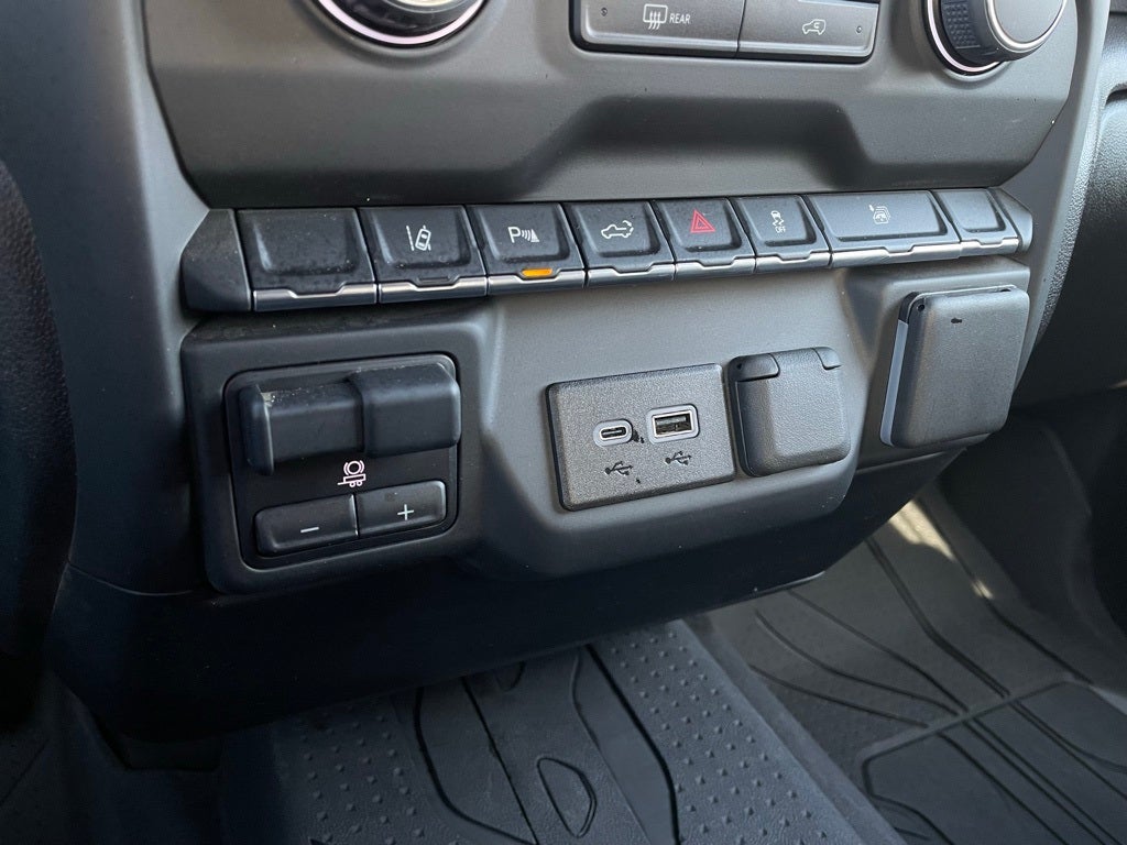 2024 Chevrolet Silverado 2500HD Custom