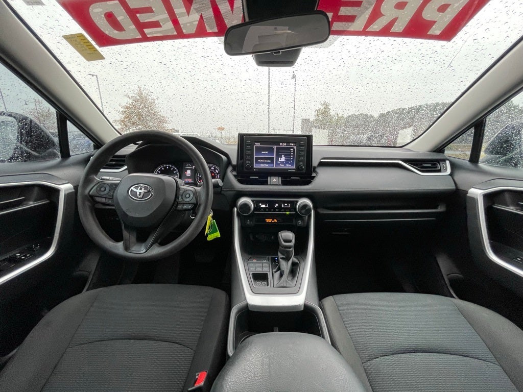 2022 Toyota RAV4 LE