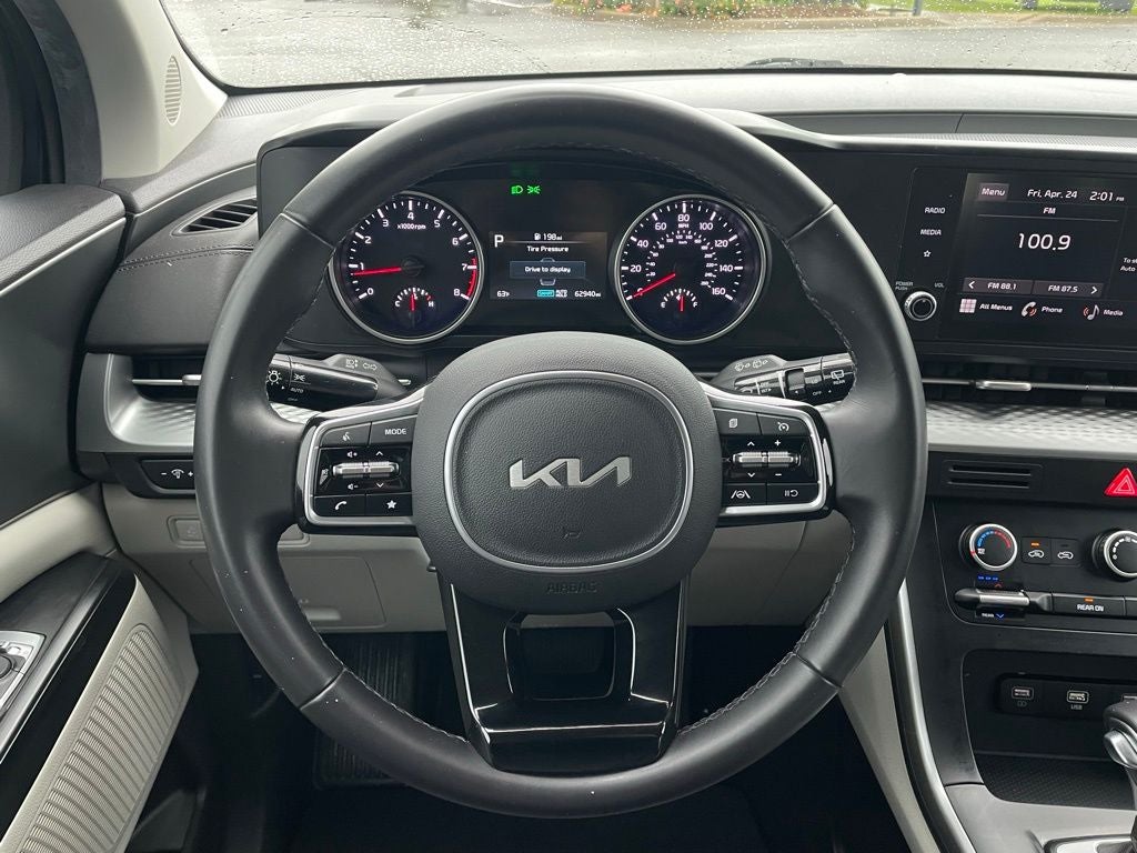2023 Kia Carnival LX Seat Package